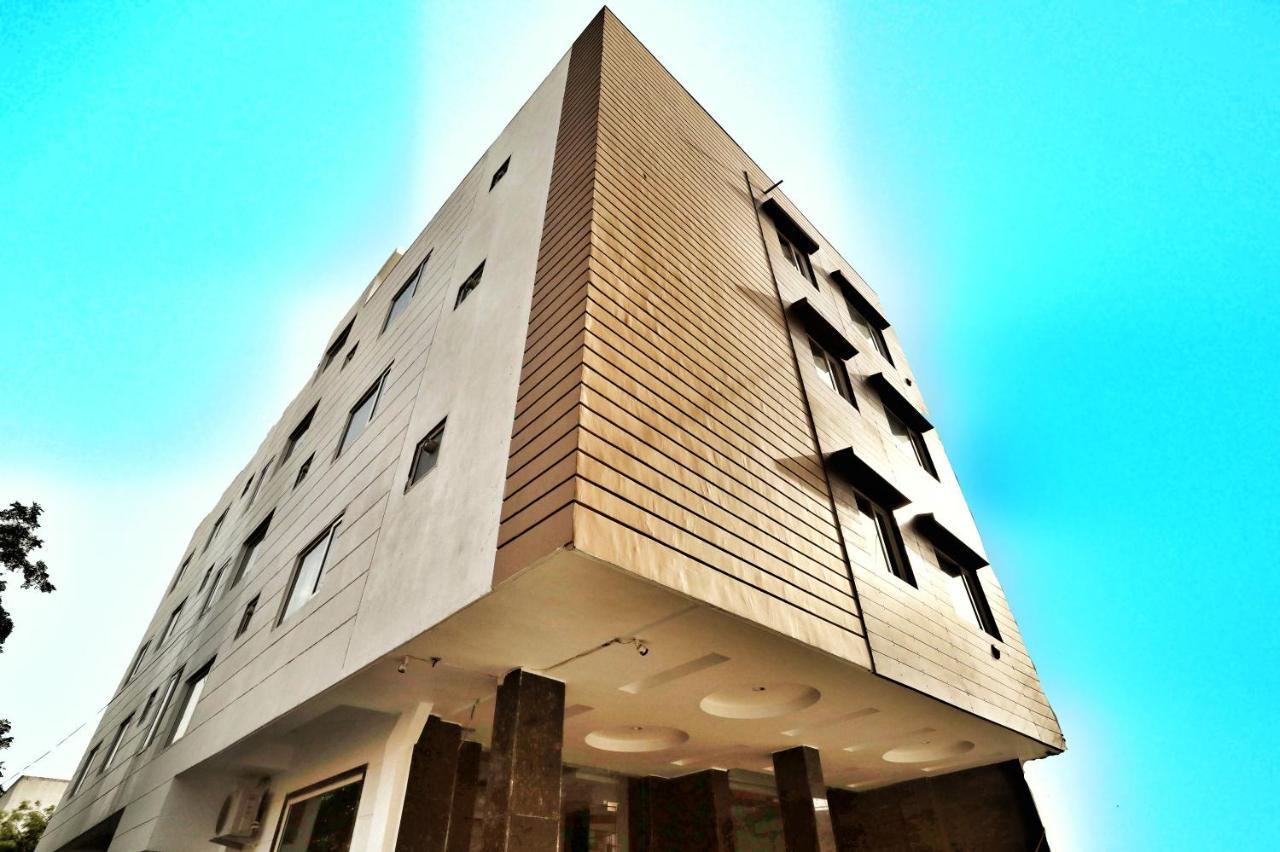 Hotel Aerocity Purple Orchid New Delhi Exterior photo